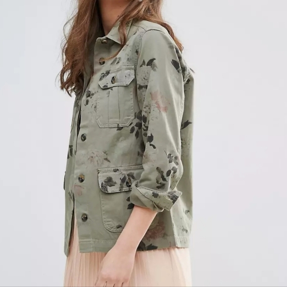 CoffeeShop Jackets & Blazers - CoffeeShop Women's Floral Printed Military Button Up Jacket Size L